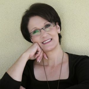 Meet your Posher, Deborah